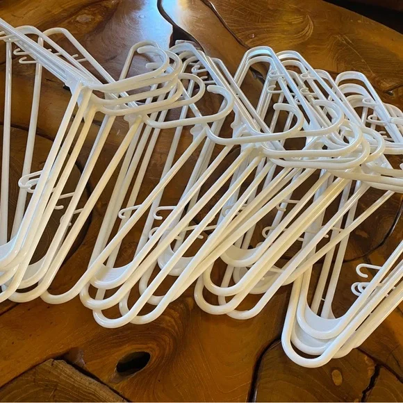 Hangers Bundle of 25 White Plastic Hangers - Picture 2 of 2